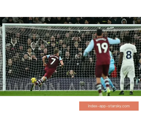 里奥克拉洛逆转取胜苏萨诺展现非凡实力与战术智慧